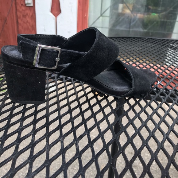 Black sandals - Picture 2 of 5